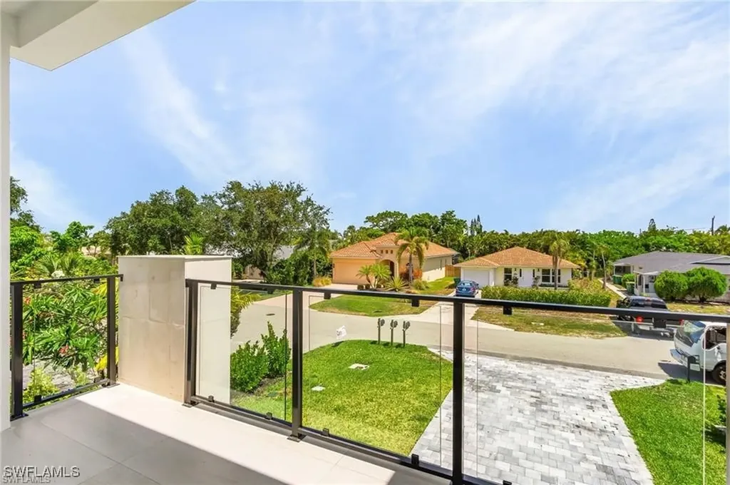 678 95th Avenue N Naples FL 34108