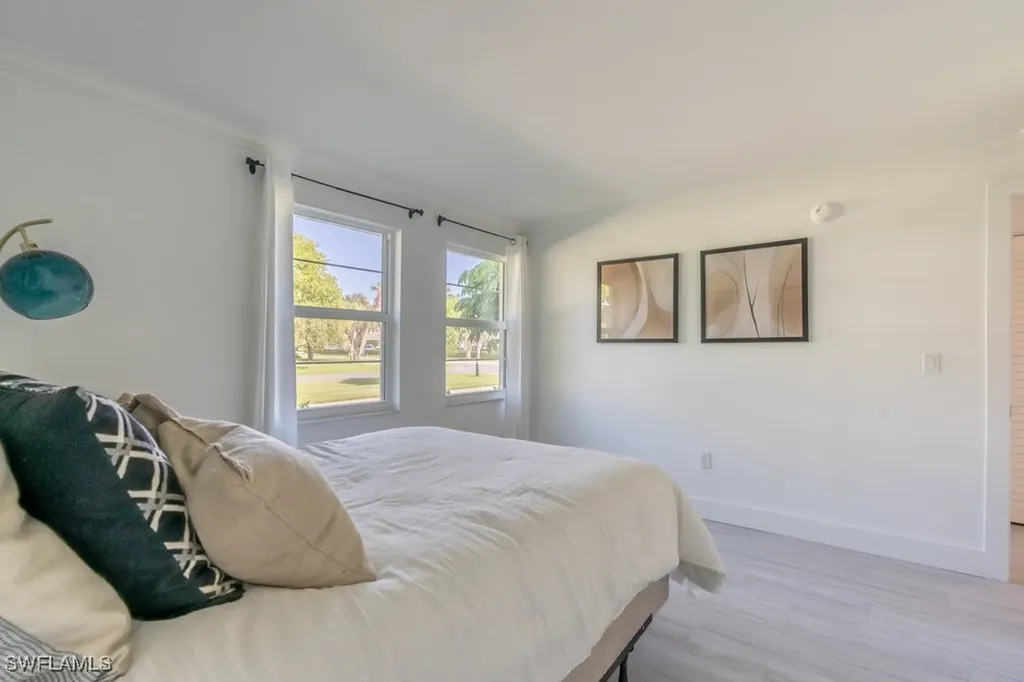 604 12th Avenue S Naples FL 34102