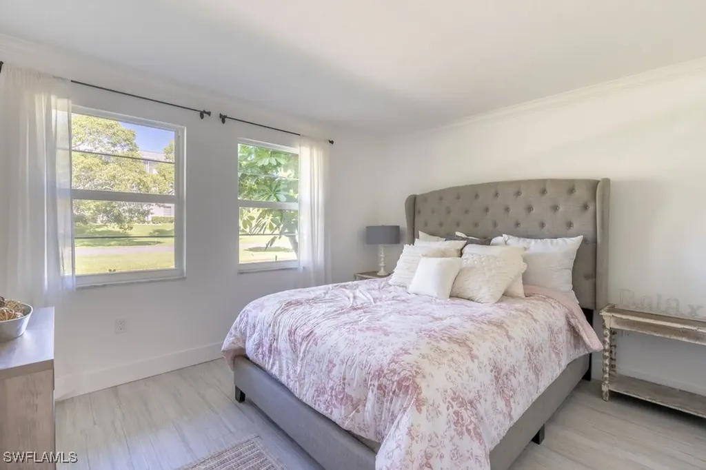 604 12th Avenue S Naples FL 34102