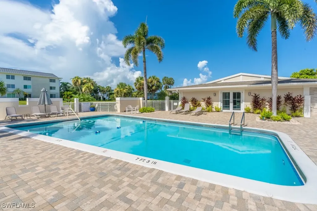 604 12th Avenue S Naples FL 34102