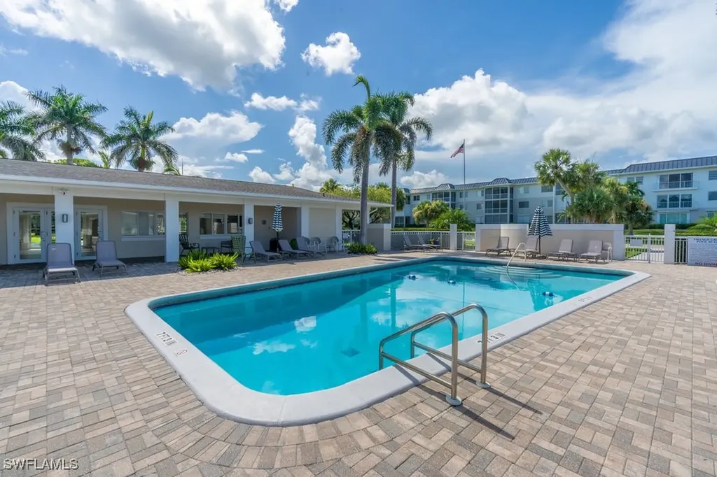 604 12th Avenue S Naples FL 34102