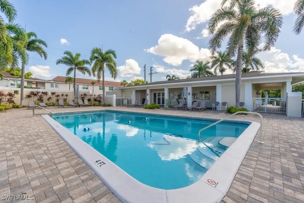 604 12th Avenue S Naples FL 34102