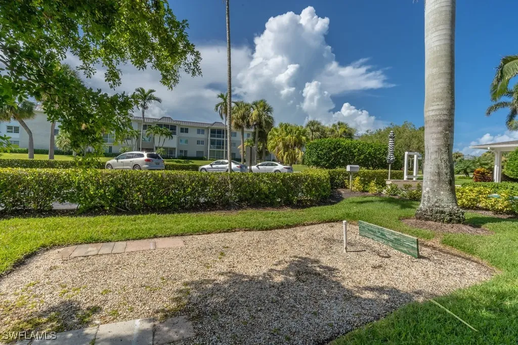 604 12th Avenue S Naples FL 34102