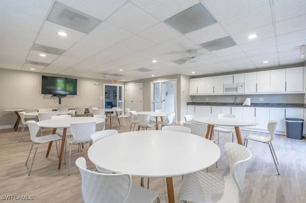 604 12th Avenue S Naples FL 34102