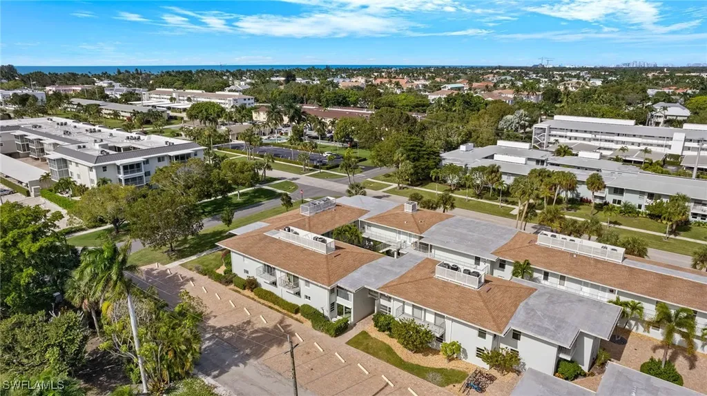 604 12th Avenue S Naples FL 34102