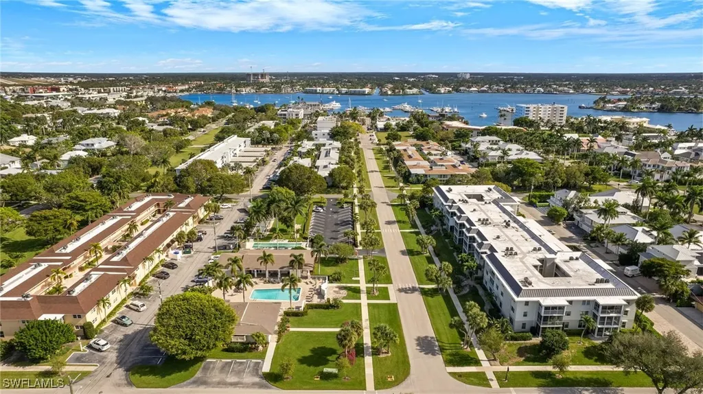 604 12th Avenue S Naples FL 34102