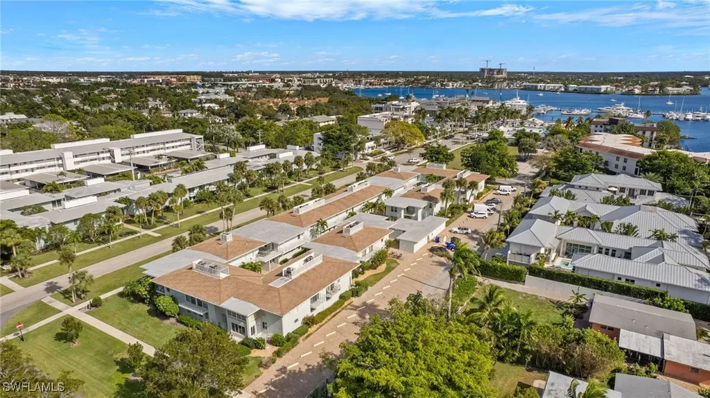 604 12th Avenue S Naples FL 34102