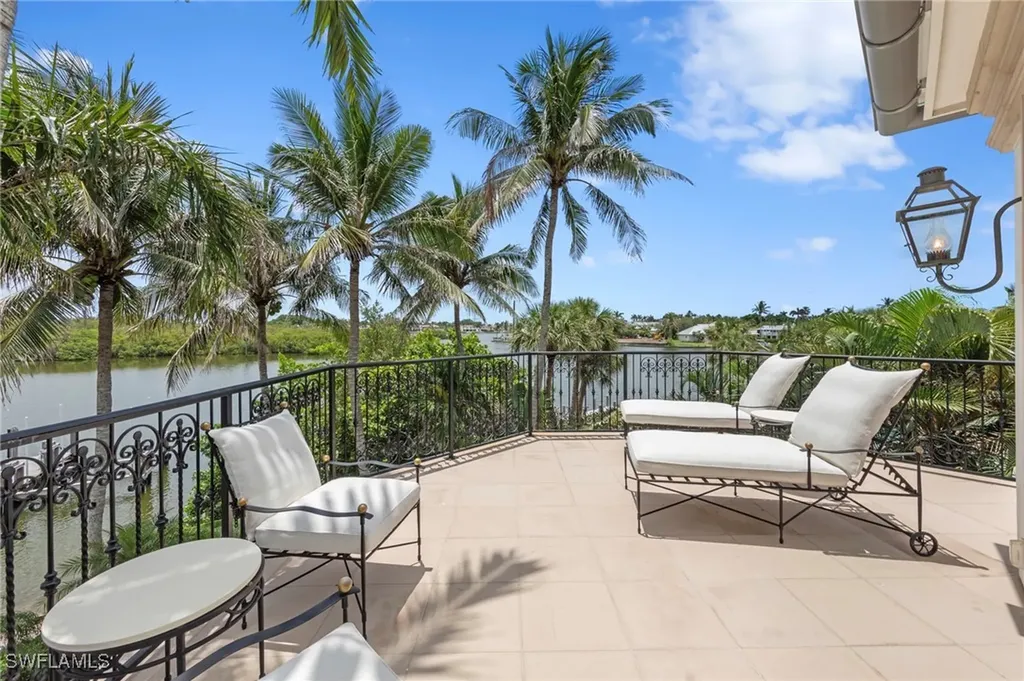 3675 Gordon Drive Naples FL 34102