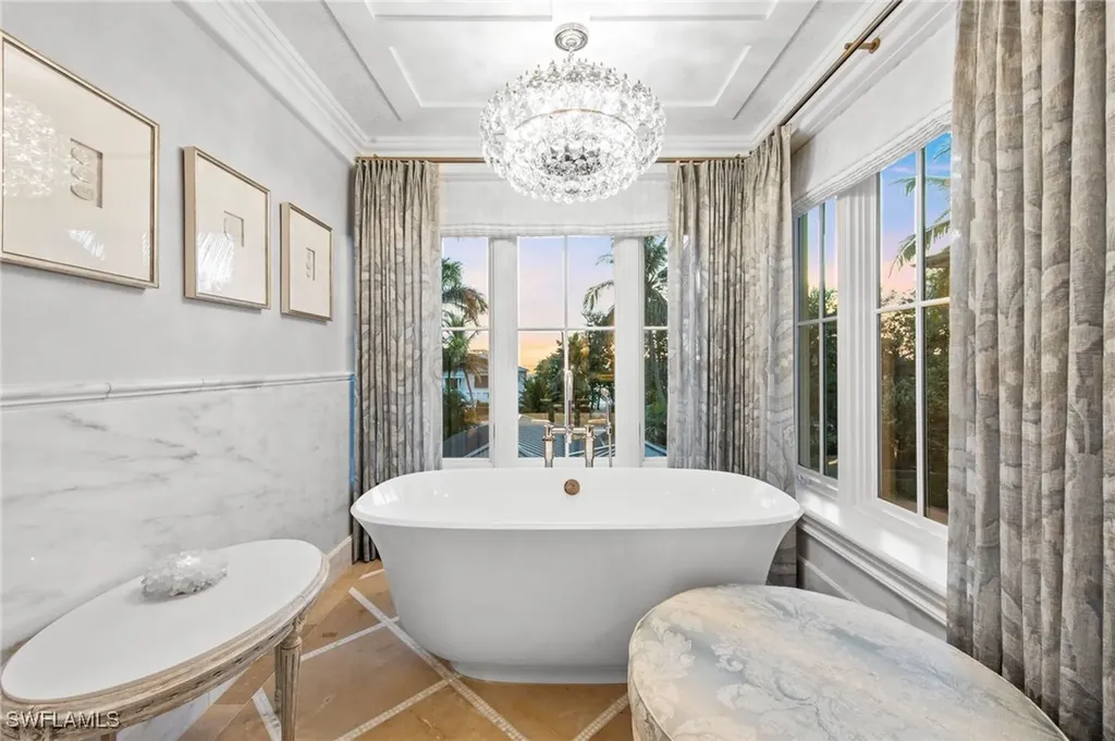 3675 Gordon Drive Naples FL 34102