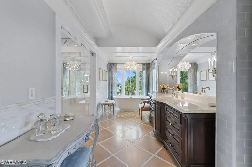 3675 Gordon Drive Naples FL 34102