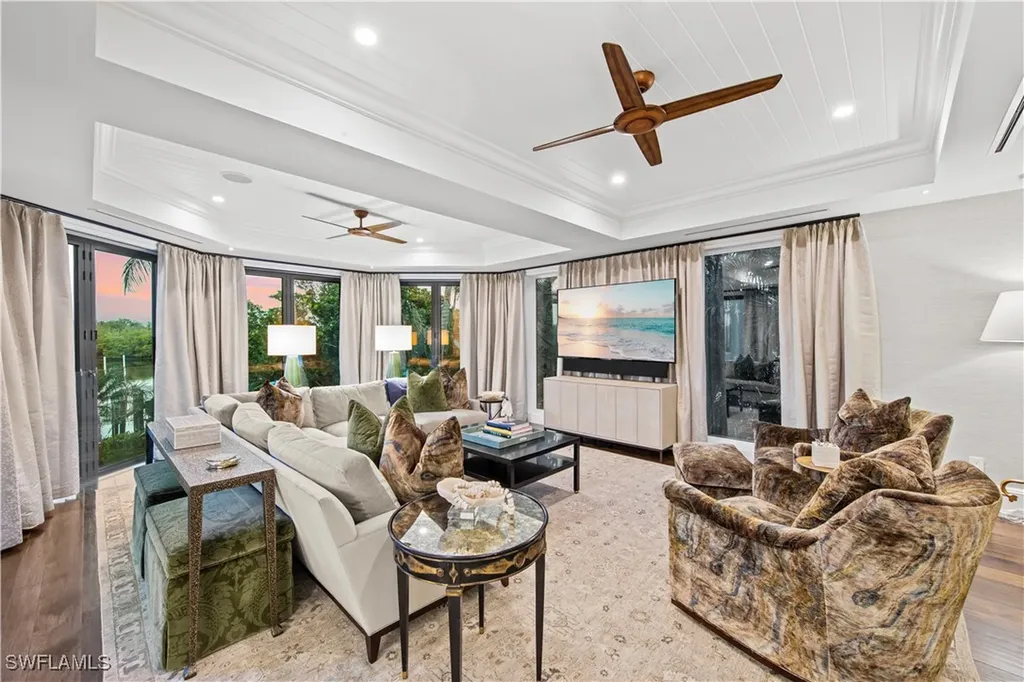 3675 Gordon Drive Naples FL 34102