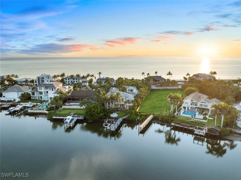 3675 Gordon Drive Naples FL 34102