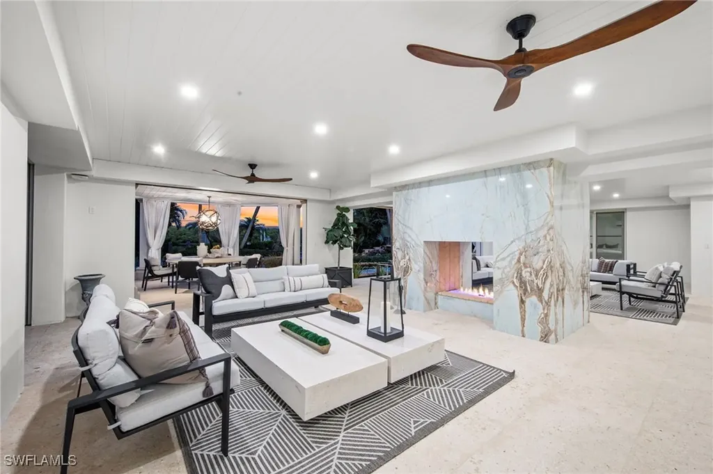 3675 Gordon Drive Naples FL 34102