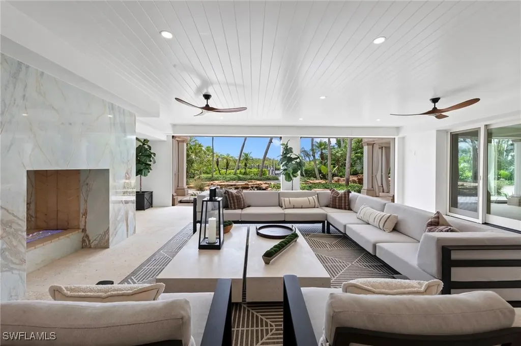 3675 Gordon Drive Naples FL 34102