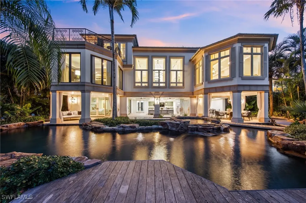 3675 Gordon Drive Naples FL 34102