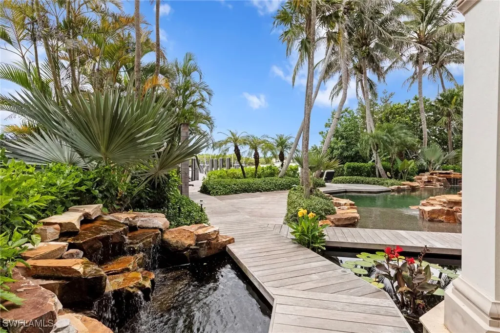 3675 Gordon Drive Naples FL 34102