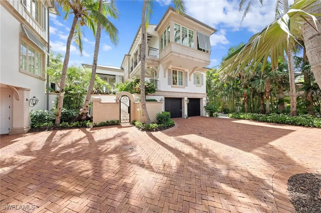 3675 Gordon Drive Naples FL 34102