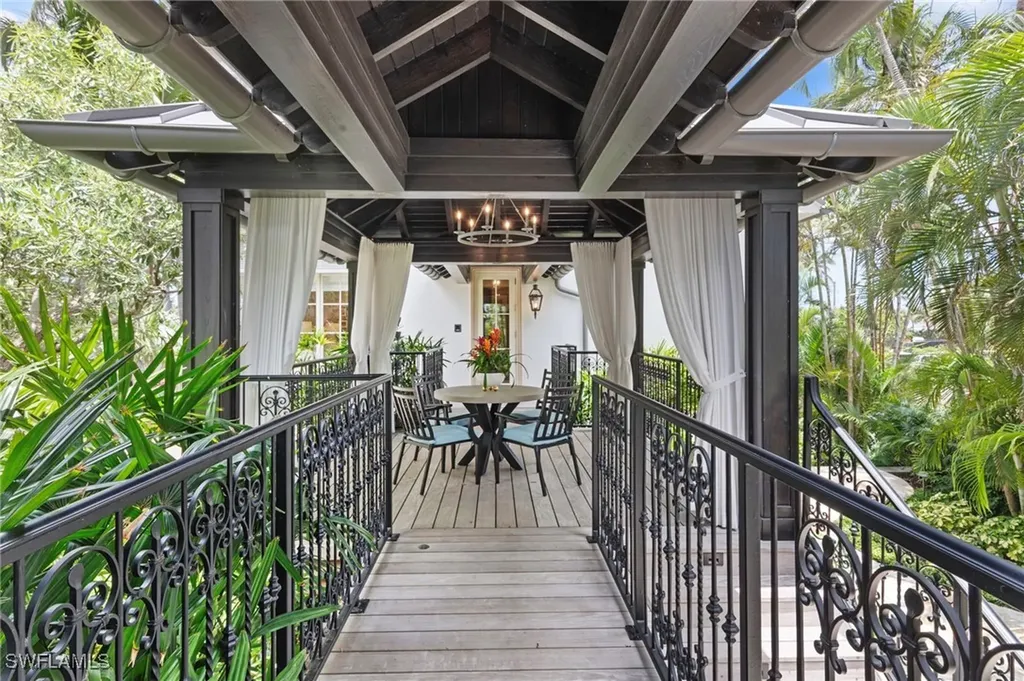 3675 Gordon Drive Naples FL 34102