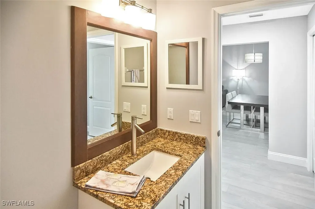 8075 Tiger Cove Naples FL 34113