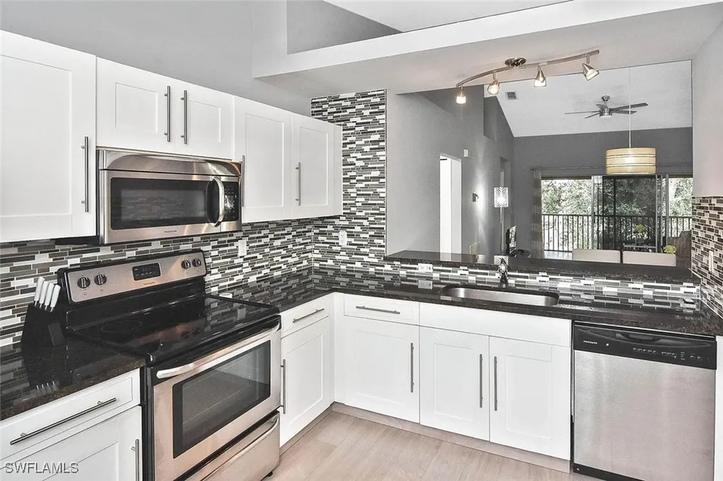 8075 Tiger Cove Naples FL 34113