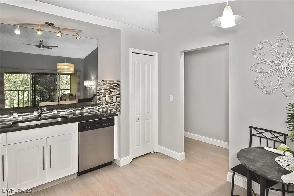 8075 Tiger Cove Naples FL 34113