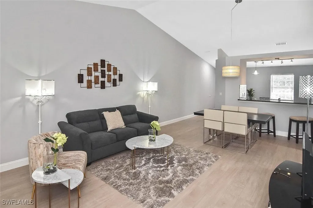8075 Tiger Cove Naples FL 34113