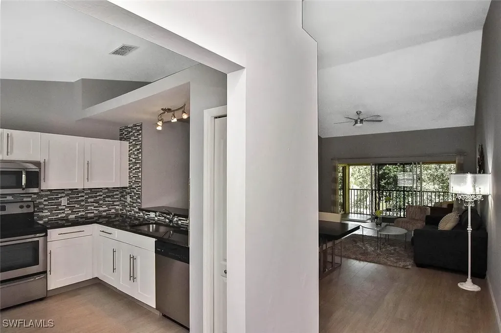 8075 Tiger Cove Naples FL 34113