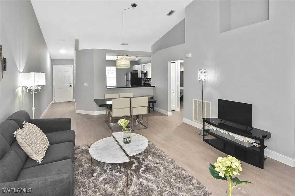 8075 Tiger Cove Naples FL 34113