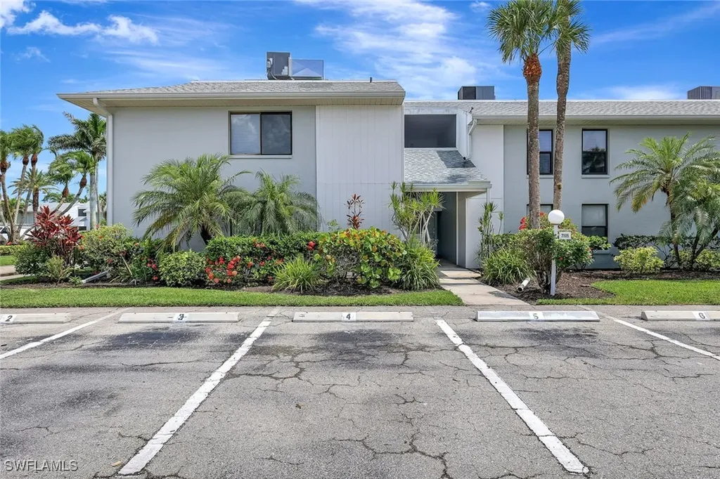 7105 Quail Run Court W Fort Myers FL 33908