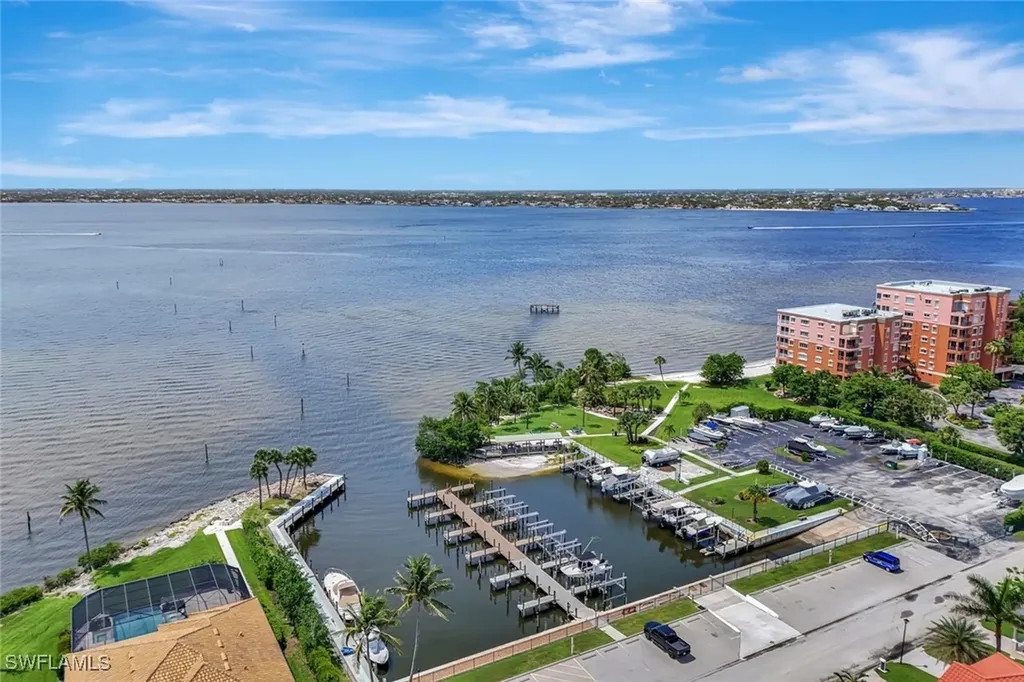 7105 Quail Run Court W Fort Myers FL 33908