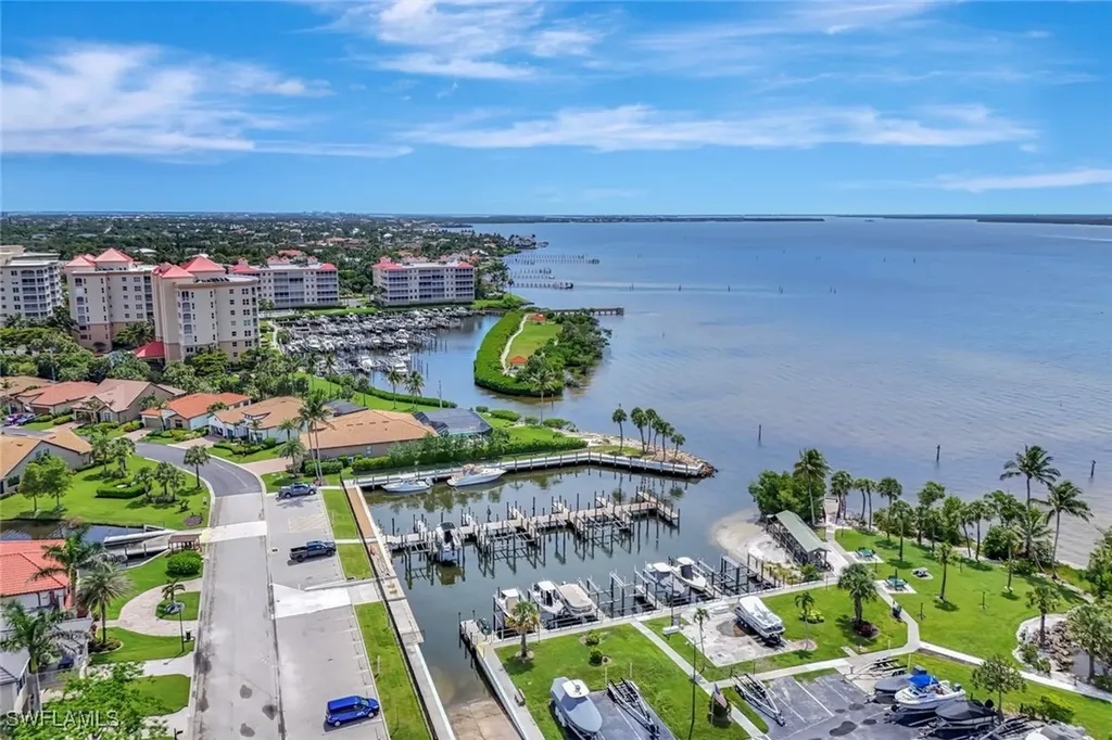 7105 Quail Run Court W Fort Myers FL 33908