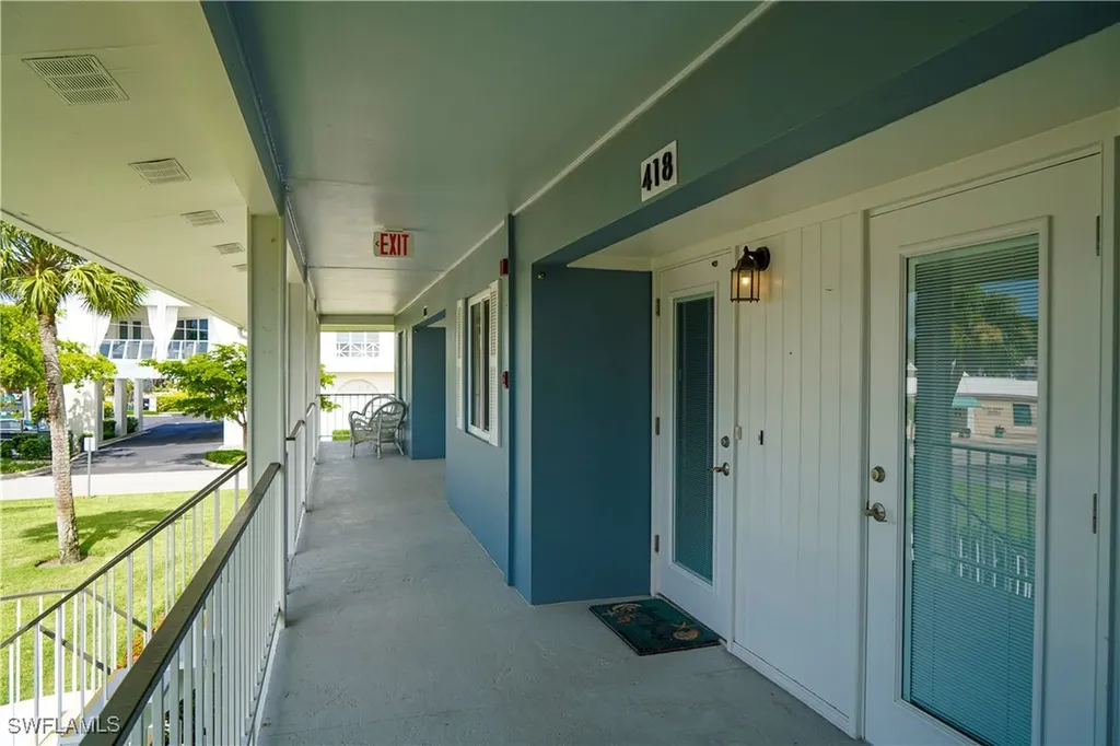418 12th Avenue S Naples FL 34102