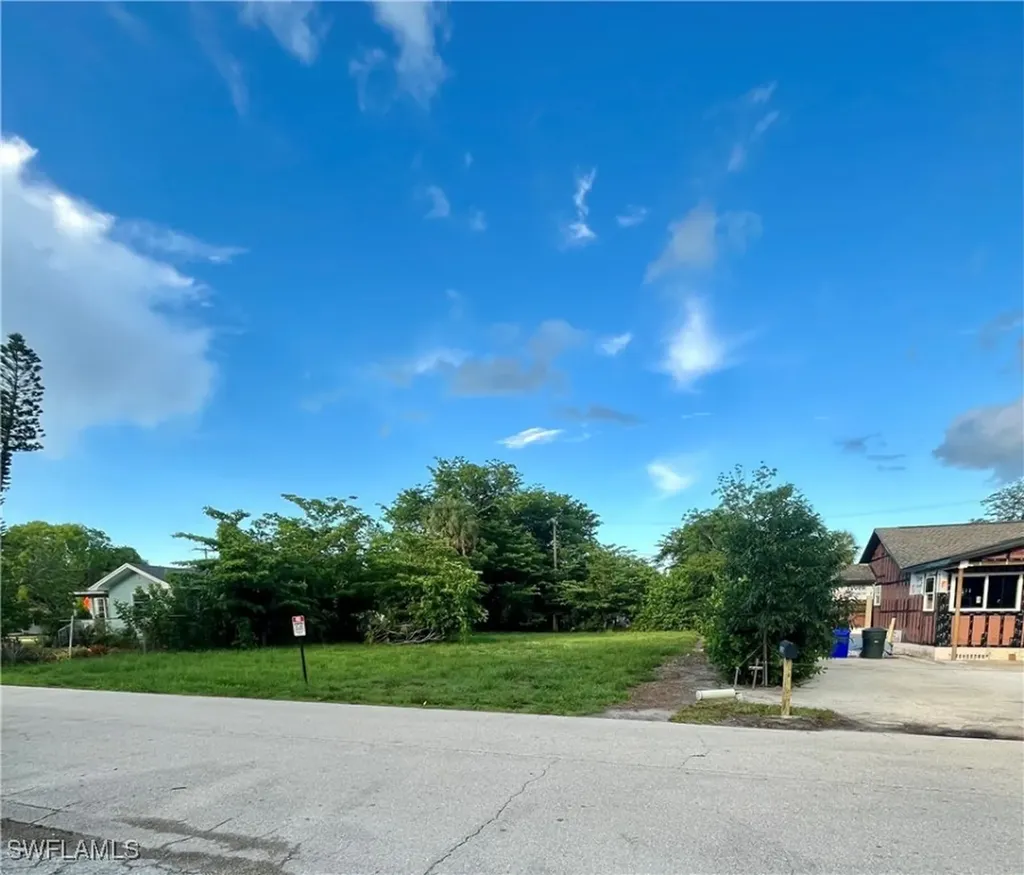 2317 Altamont Avenue Fort Myers FL 33901