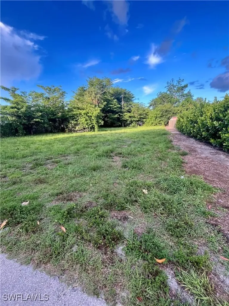 2317 Altamont Avenue Fort Myers FL 33901