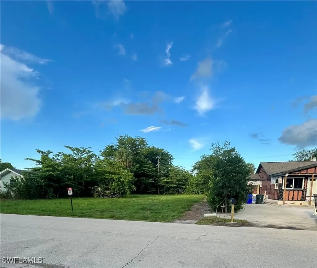 2317 Altamont Avenue Fort Myers FL 33901