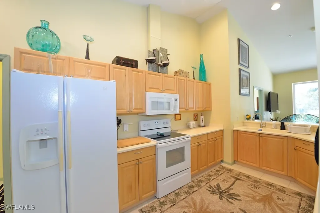 8125 Celeste Drive Naples FL 34113