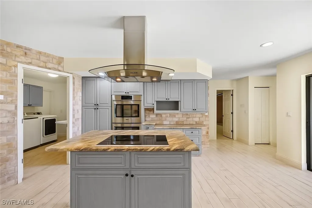 9782 Campbell Circle Naples FL 34109