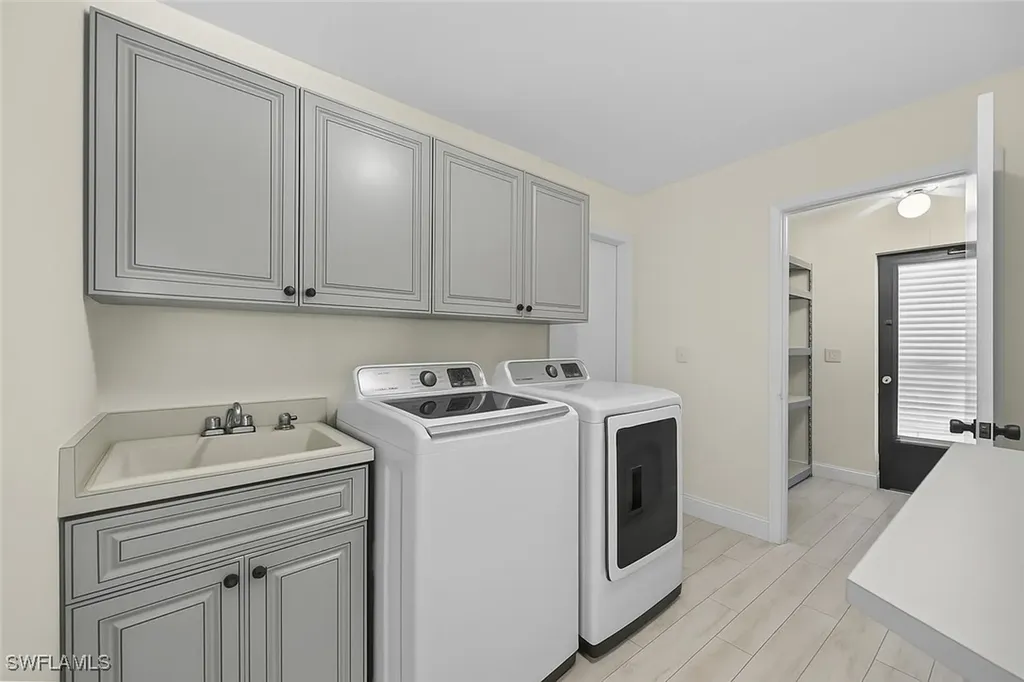 9782 Campbell Circle Naples FL 34109
