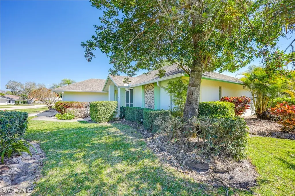 9782 Campbell Circle Naples FL 34109