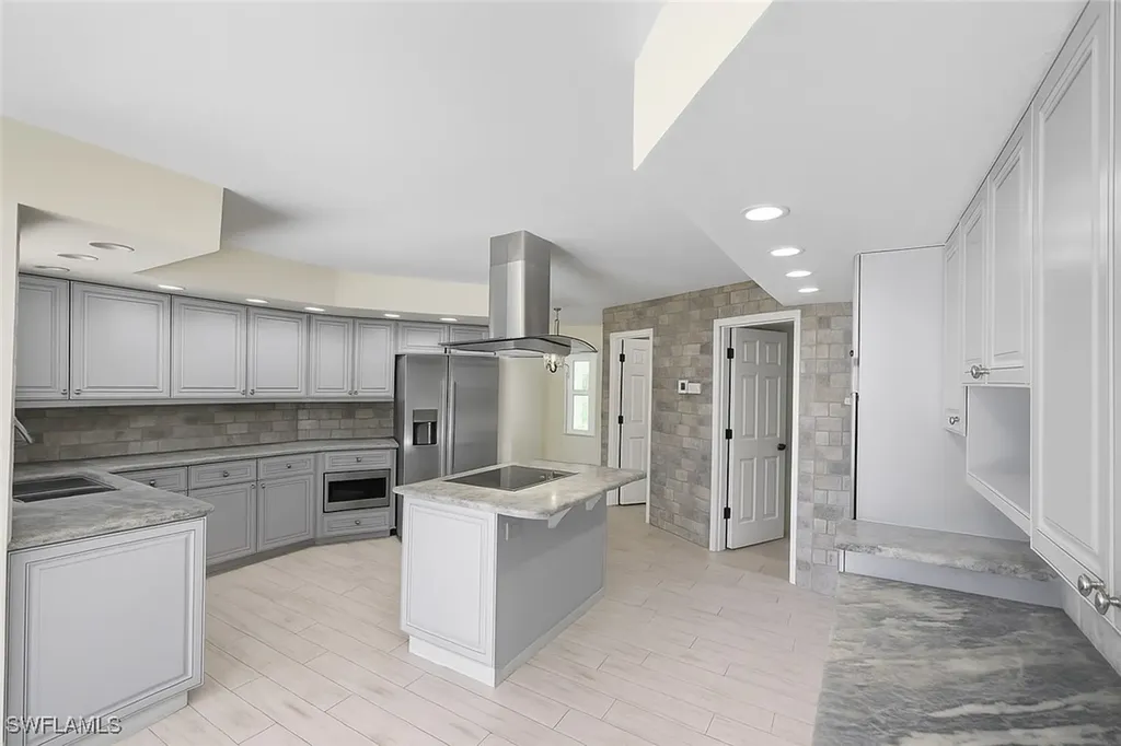 9782 Campbell Circle Naples FL 34109
