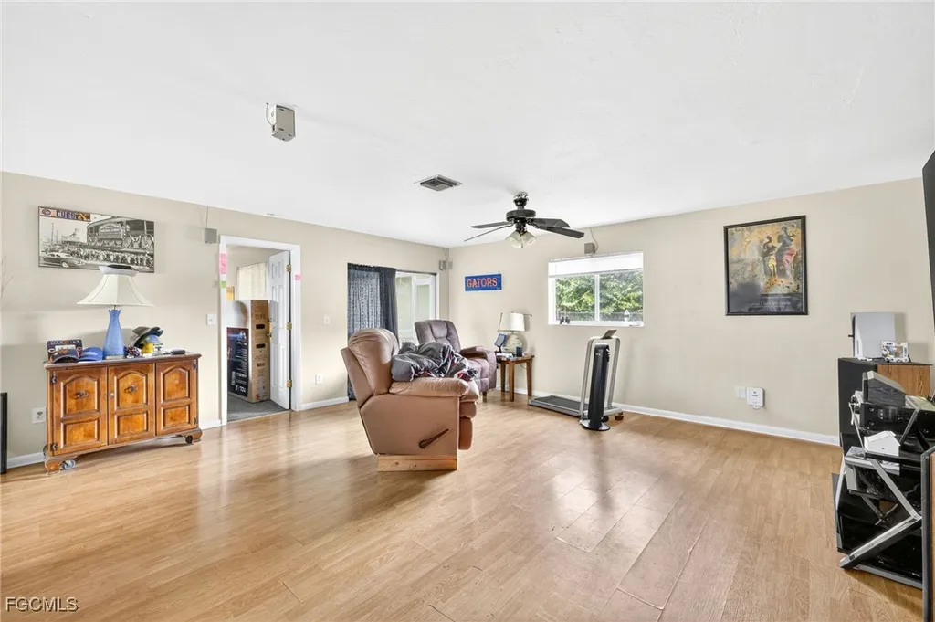 1404 SE 36th Terrace Cape Coral FL 33904