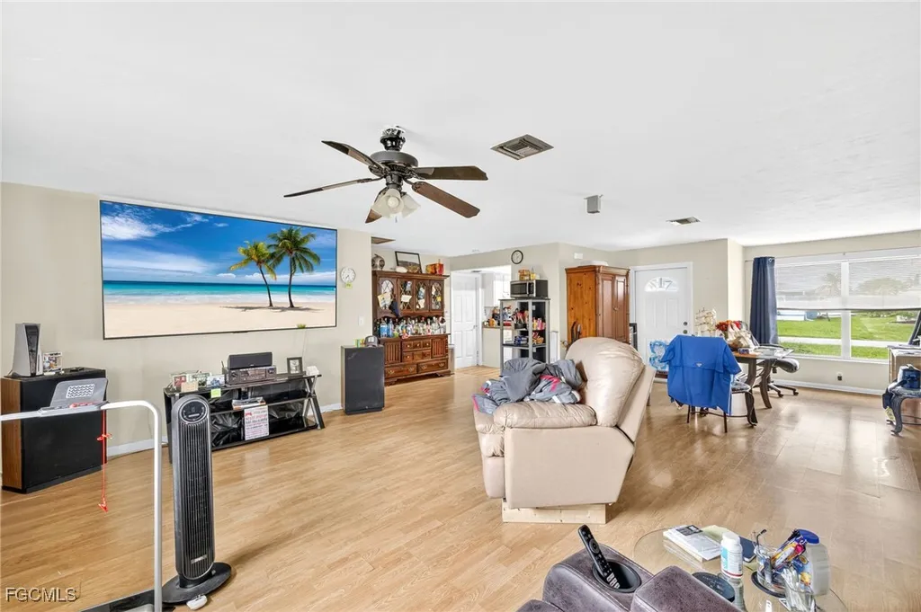 1404 SE 36th Terrace Cape Coral FL 33904