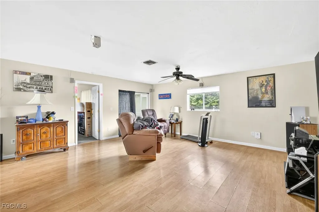 1404 SE 36th Terrace Cape Coral FL 33904
