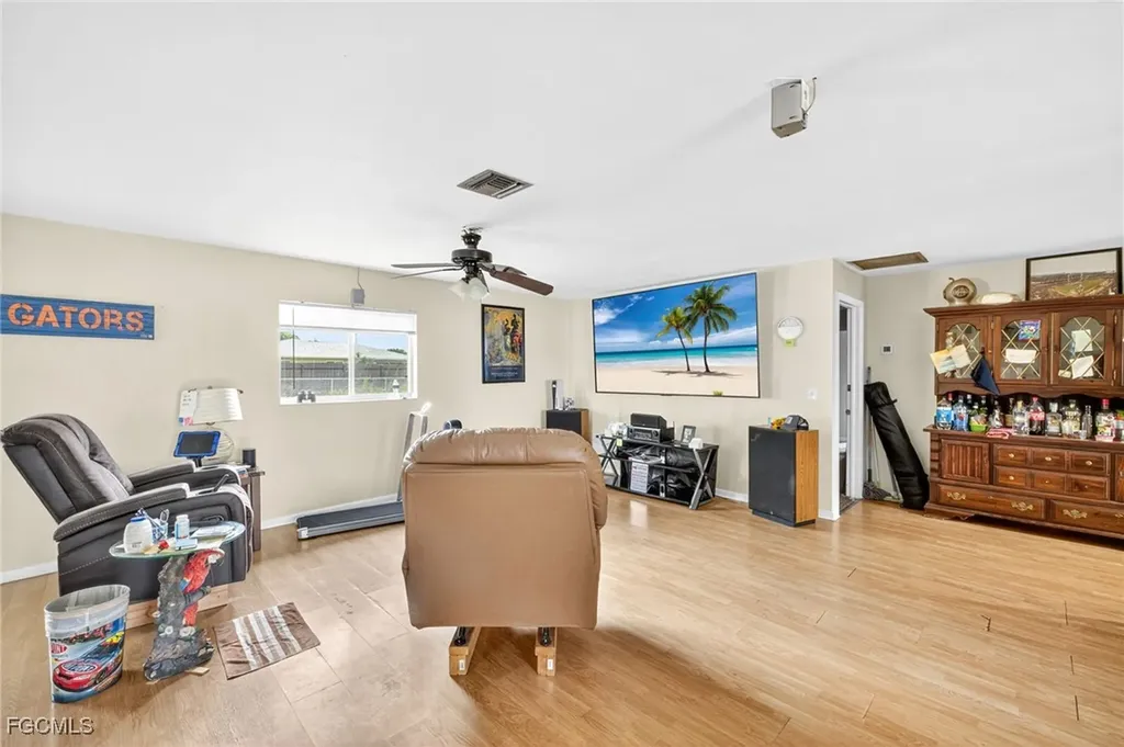 1404 SE 36th Terrace Cape Coral FL 33904
