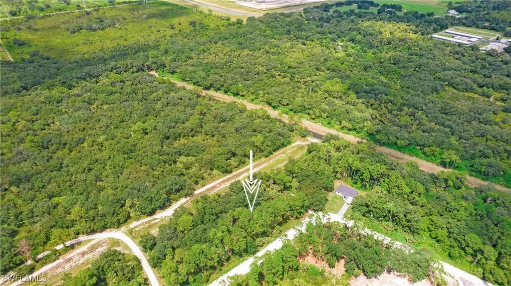 4235 E 31st Street Alva FL 33920