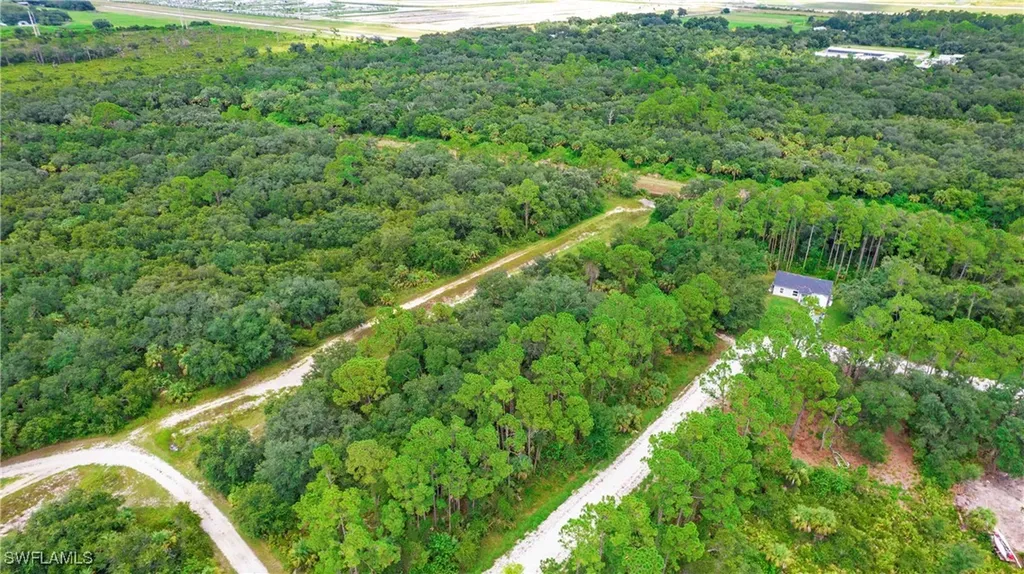 4235 E 31st Street Alva FL 33920