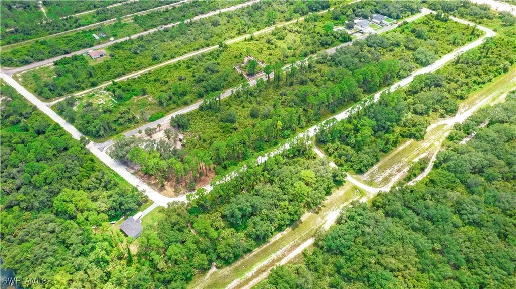 4235 E 31st Street Alva FL 33920