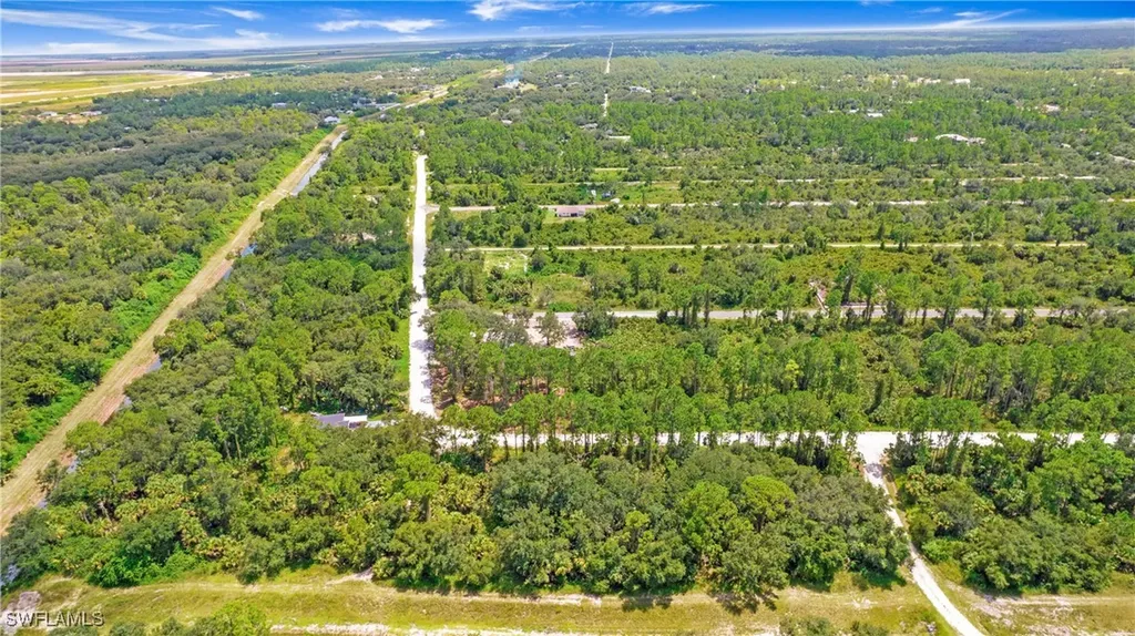 4235 E 31st Street Alva FL 33920