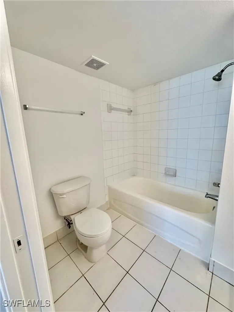 1260 Wildwood Lakes Boulevard Naples FL 34104