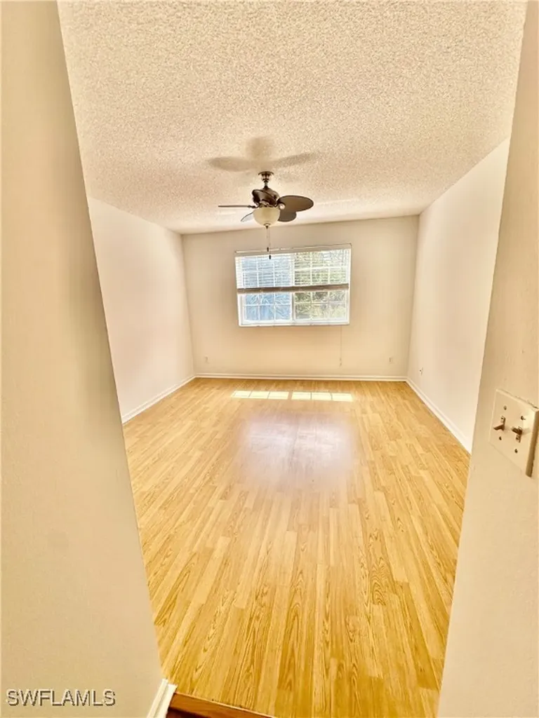 1260 Wildwood Lakes Boulevard Naples FL 34104